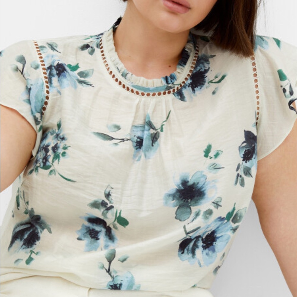 NWT Blue Floral Print Top
